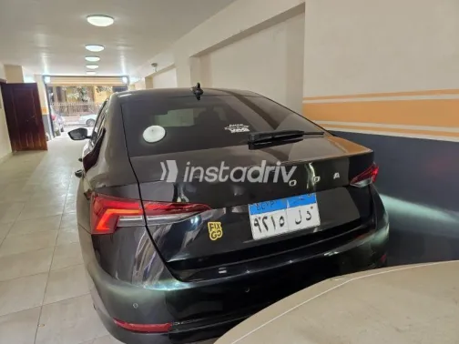 سكودا اوكتافيا 2021 أسود مستعملة للبيع - 3