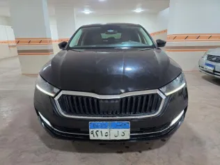 سكودا اوكتافيا 2021 أسود مستعملة للبيع