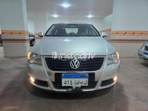 فولكس فاغن باسات 2011 فضي مستعملة للبيع - 1