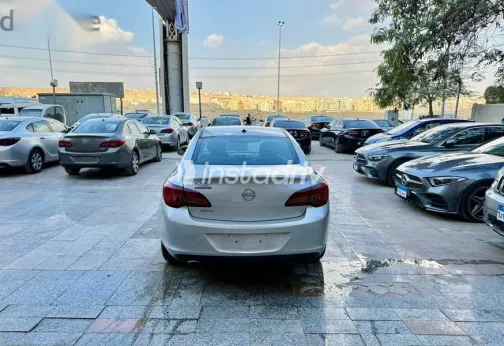 اوبل أسترا 2020 فضي مستعملة للبيع - 4