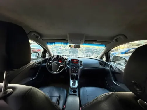 اوبل أسترا 2020 فضي مستعملة للبيع - 7