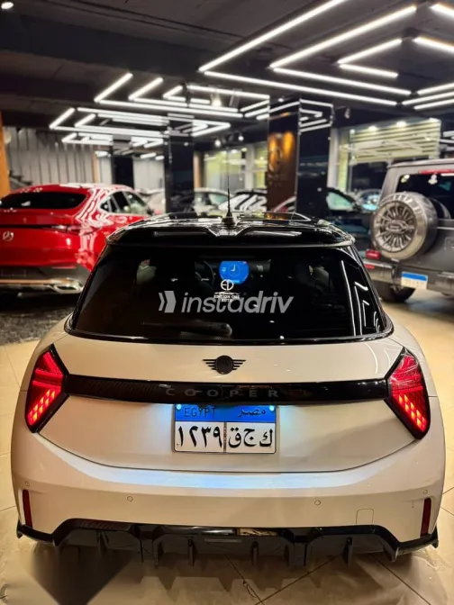 Mini Cooper 2025 White Used for Sale - 3