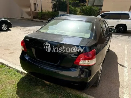 تويوتا ياريس 2008 أسود مستعملة للبيع - 2