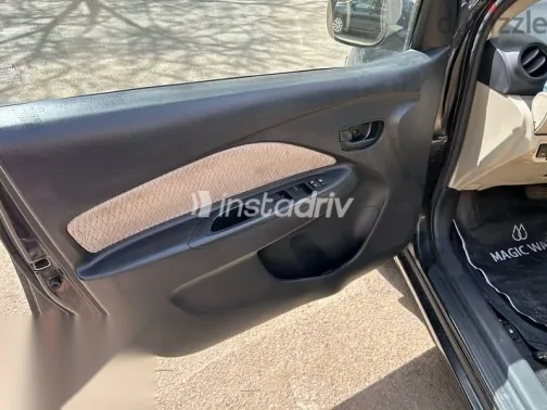 تويوتا ياريس 2008 أسود مستعملة للبيع - 9