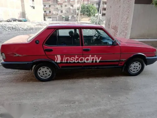 فيات شاهين 2000 أحمر مستعملة للبيع - 1