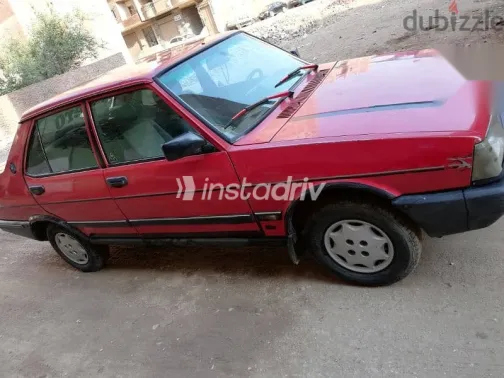 فيات شاهين 2000 أحمر مستعملة للبيع - 2