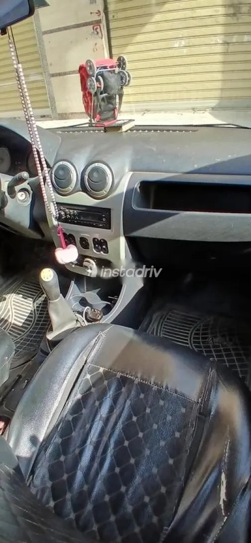 Renault Logan 2012 Black Used for Sale - 2