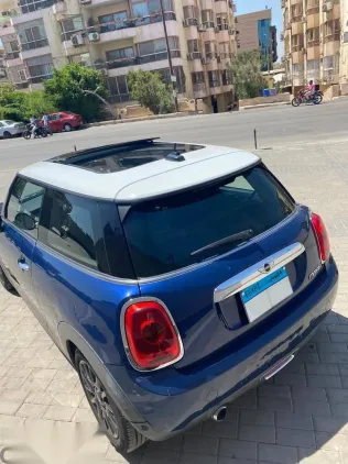مينى كوبر 2015 أزرق غامق مستعملة للبيع