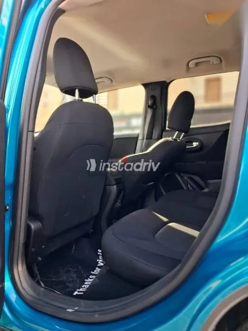 جيب رينيجيد 2021 أزرق غامق مستعملة للبيع - 2