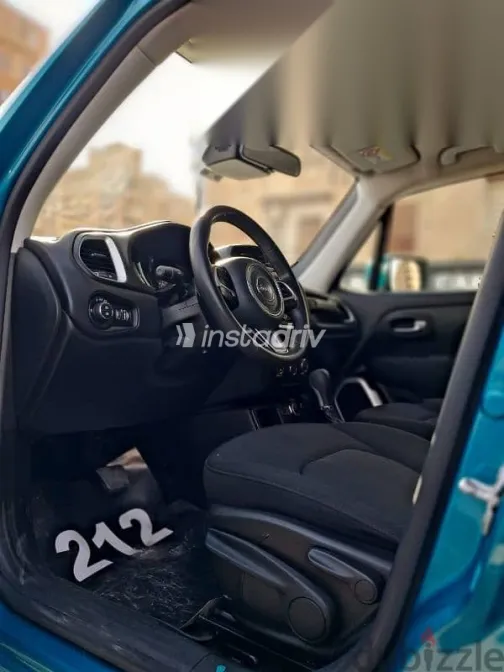 جيب رينيجيد 2021 أزرق غامق مستعملة للبيع - 5