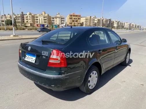 سكودا اوكتافيا 2005 أخضر مستعملة للبيع - 2