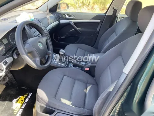 سكودا اوكتافيا 2005 أخضر مستعملة للبيع - 7