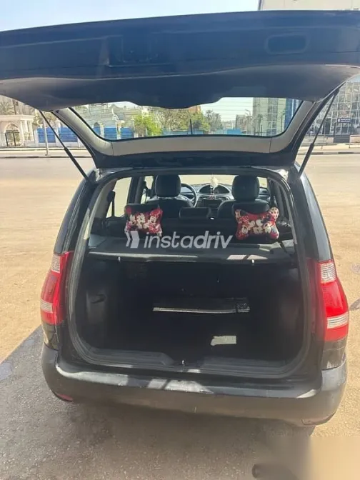 هيونداي ماتريكس 2010 أسود مستعملة للبيع - 5