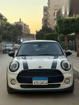 Mini Cooper 2017 White Used for Sale
