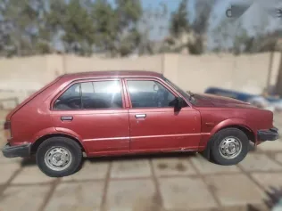 هوندا سيفك 1983 أحمر مستعملة للبيع