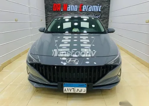 هيونداي إلنترا 2021 فضي مستعملة للبيع - 1