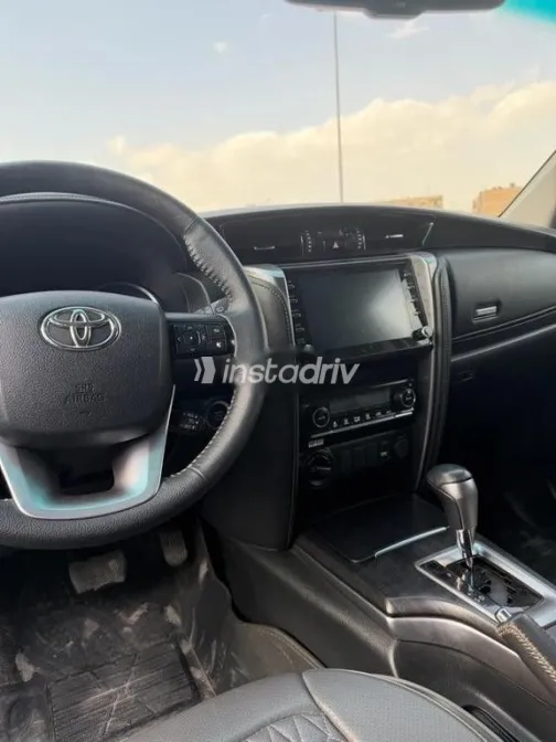 تويوتا فورتشنر 2022 رمادي مستعملة للبيع - 2