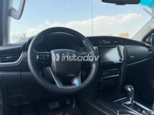 تويوتا فورتشنر 2022 رمادي مستعملة للبيع - 3