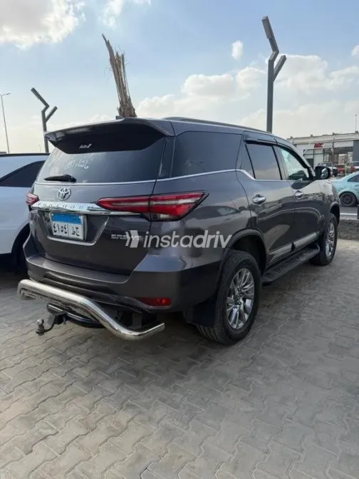 تويوتا فورتشنر 2022 رمادي مستعملة للبيع - 4