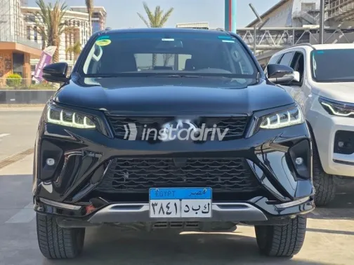 تويوتا فورتشنر 2025 أسود مستعملة للبيع - 1