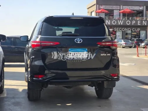 تويوتا فورتشنر 2025 أسود مستعملة للبيع - 2