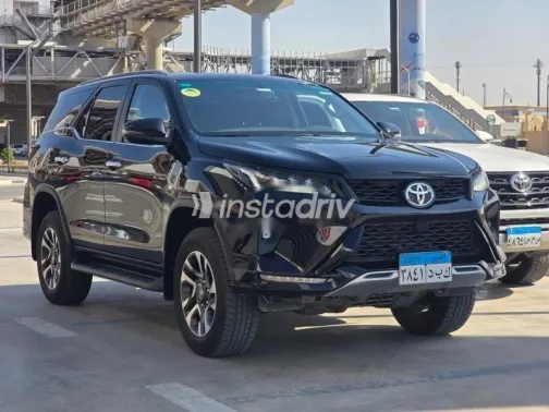 تويوتا فورتشنر 2025 أسود مستعملة للبيع - 3