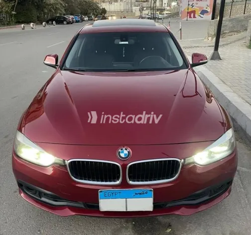 بي ام دبليو 520 2017 أحمر غامق مستعملة للبيع - 1