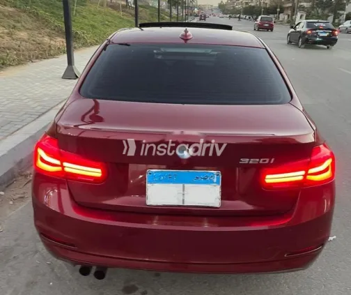 بي ام دبليو 520 2017 أحمر غامق مستعملة للبيع - 2