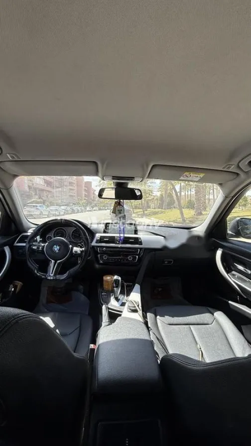 بي ام دبليو 318 2019 أزرق غامق مستعملة للبيع - 5