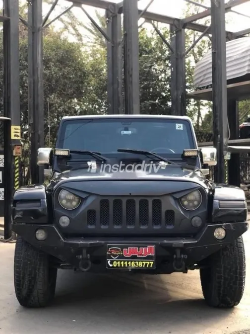 جيب رانجلر 2015 أسود مستعملة للبيع - 1