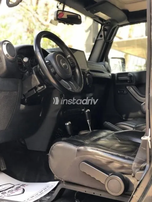 جيب رانجلر 2015 أسود مستعملة للبيع - 5