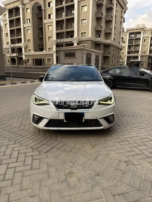 سيات ابيزا 2020 أبيض مستعملة للبيع - 1