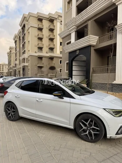 سيات ابيزا 2020 أبيض مستعملة للبيع - 3