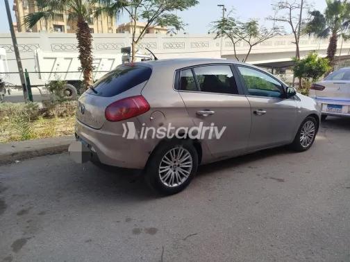 فيات برافو 2011 أبيض مستعملة للبيع - 2