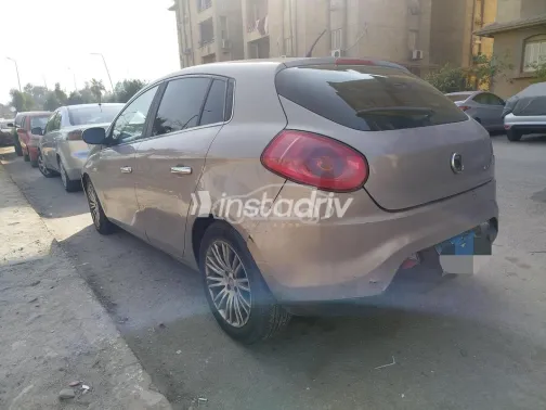 فيات برافو 2011 أبيض مستعملة للبيع - 4