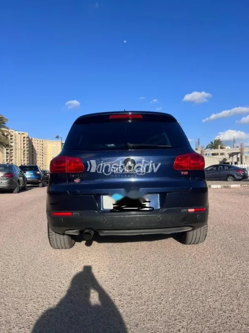 فولكس فاغن تيجون 2013 أزرق غامق مستعملة للبيع - 4