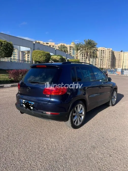 فولكس فاغن تيجون 2013 أزرق غامق مستعملة للبيع - 5