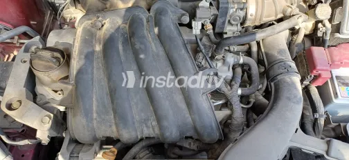 نيسان ليفينا 2010 أبيض مستعملة للبيع - 3