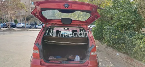 نيسان ليفينا 2010 أبيض مستعملة للبيع - 6