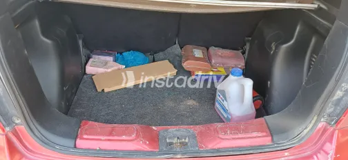 نيسان ليفينا 2010 أبيض مستعملة للبيع - 9