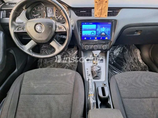 سكودا اوكتافيا 2015 أبيض مستعملة للبيع - 4