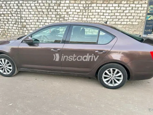 سكودا اوكتافيا 2015 أبيض مستعملة للبيع - 10