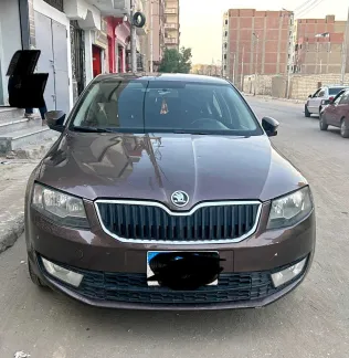 سكودا اوكتافيا 2015 أبيض مستعملة للبيع