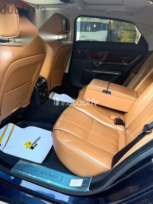 جاكوار XJ 2015 أزرق غامق مستعملة للبيع - 3