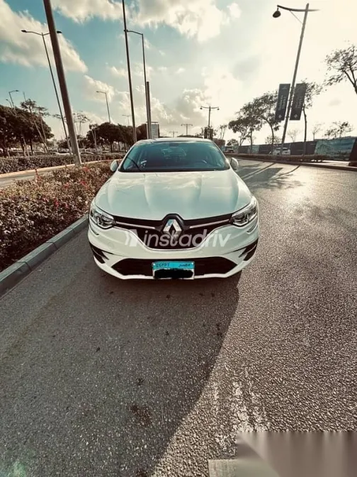 رينو ميجان 2023 أبيض مستعملة للبيع - 1