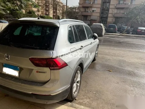 فولكس فاغن تيجون 2020 فضي مستعملة للبيع - 3