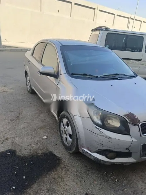 شيفروليه افيو 2016 فضي مستعملة للبيع - 2