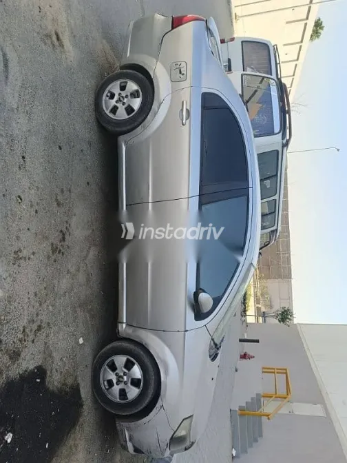 شيفروليه افيو 2016 فضي مستعملة للبيع - 3