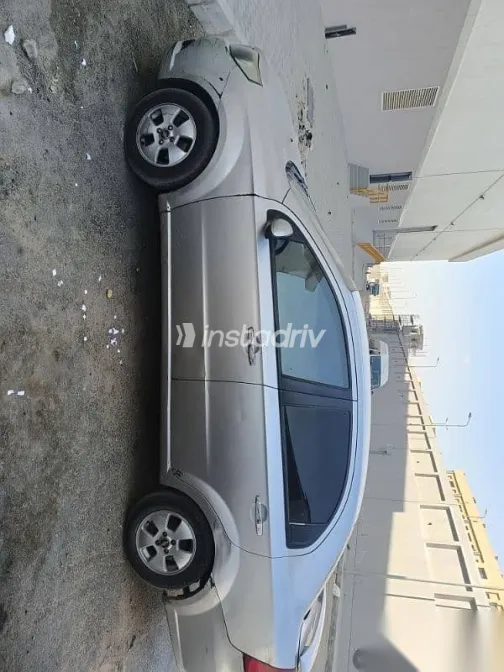 شيفروليه افيو 2016 فضي مستعملة للبيع - 4