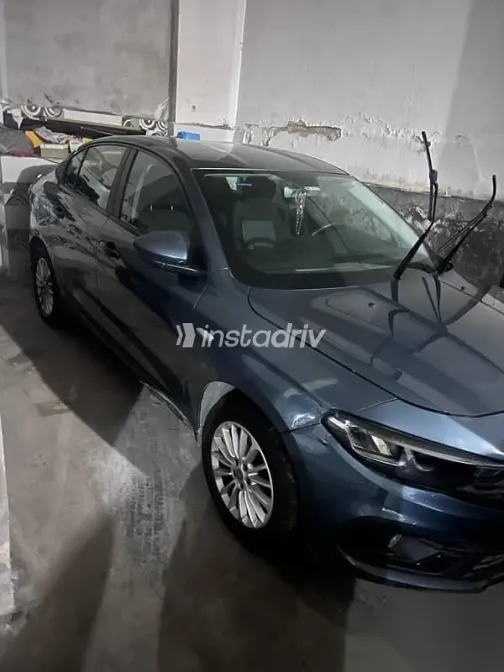 فيات تيبو 2021 أزرق غامق مستعملة للبيع - 1